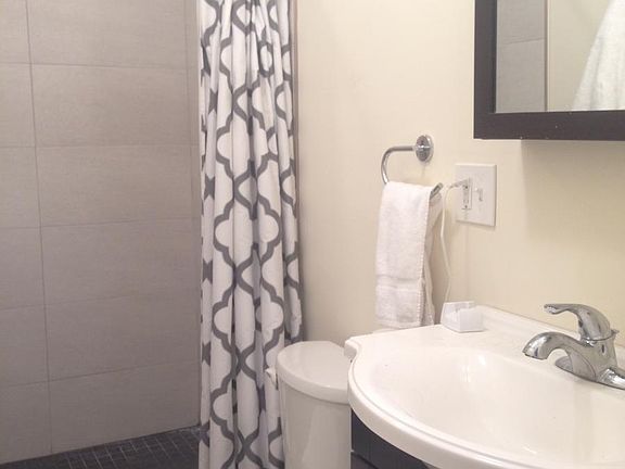5th image of 1527 Spruce St #31E
