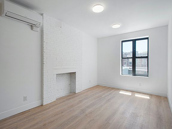 2nd image of 810 Grand St #L2