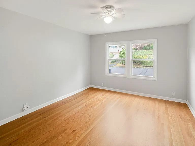 1406 NE 6th Ave — Photo 13