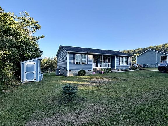 5th image of 643 Sullivan Rd