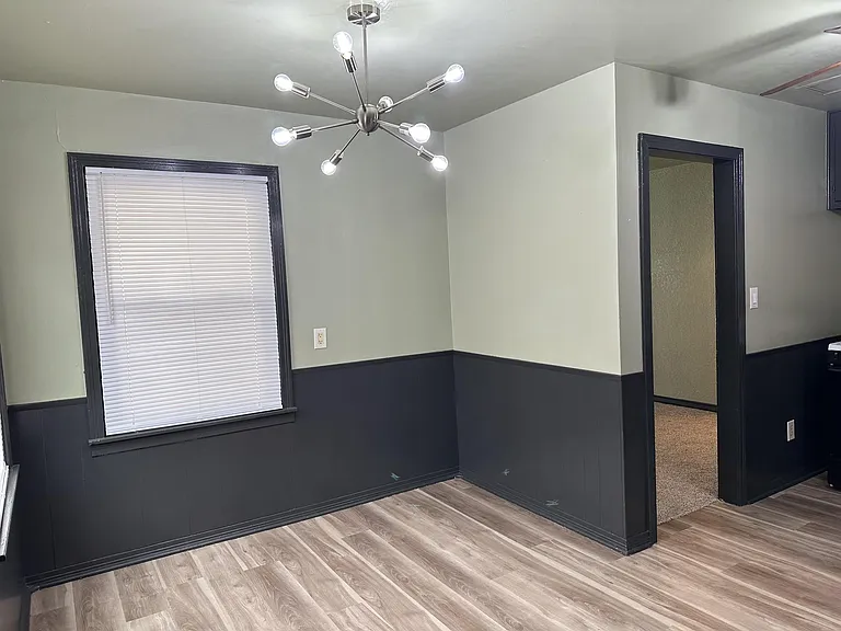 811 W Rush Ave — Photo 11