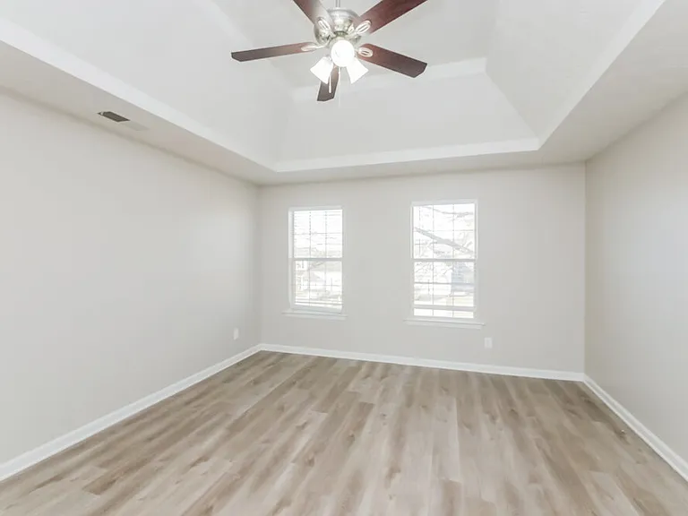 409 Grove Park Dr — Photo 10
