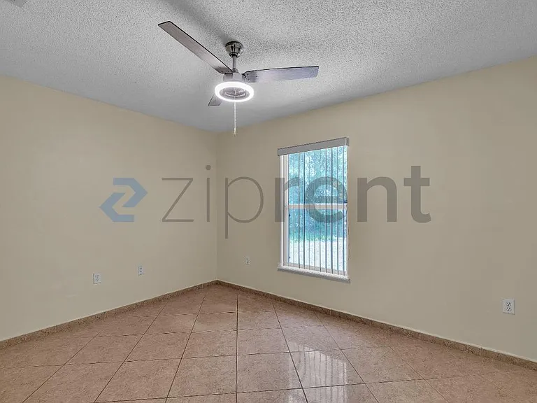 228 Grifford Dr — Photo 15