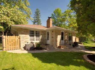 5852 Sunrise Dr, Minneapolis, MN 55419
