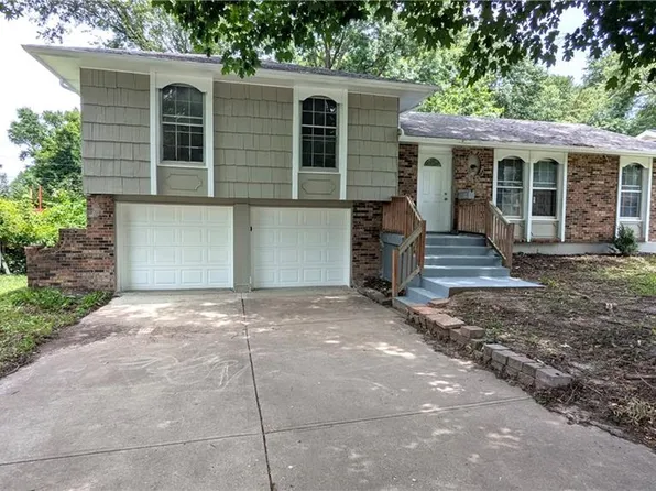 8919 Stark Ave, Kansas City, MO 64138