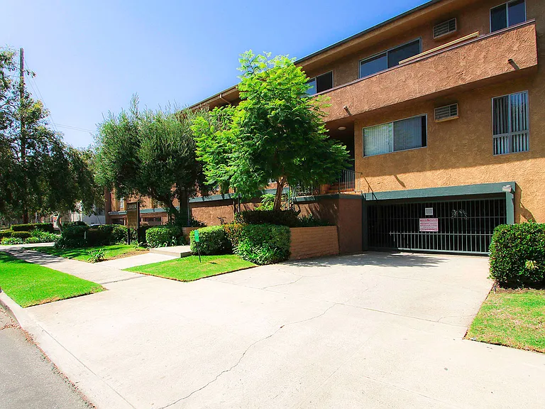 Front of The Glendon Building property off Glendon Avenue.