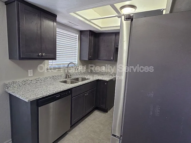 6715 Lyrewood Ln — Photo 19