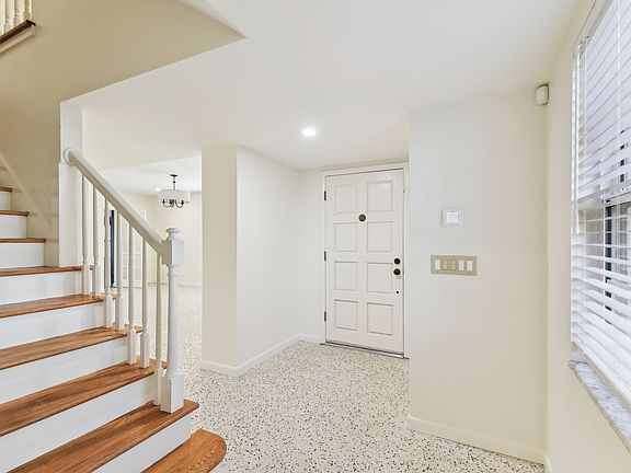 5th image of 3322 W Dorchester St