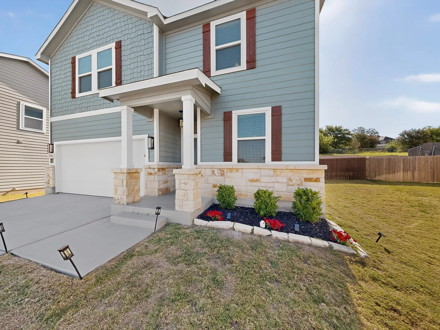 4 bed, 2282 sqft, $2,075 — Photo 3