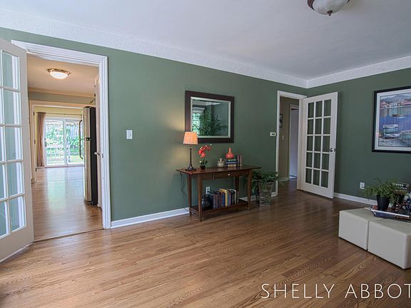 5th image of 2742 Richards Dr SE