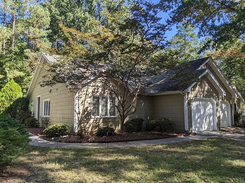 1st image of 4102 Pin Oak Dr