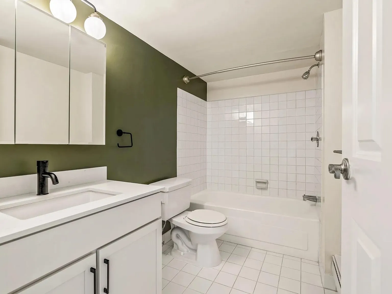 1504 Locust St — Photo 3