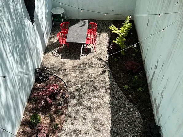 290 Bleecker Street image 26 of 29