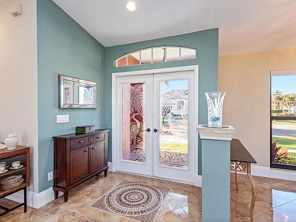 4th image of 671 Diplomat Ct