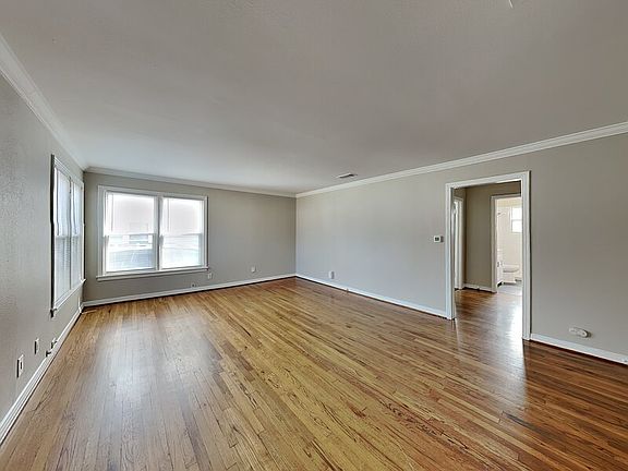 3rd image of 4919 Birchman Ave