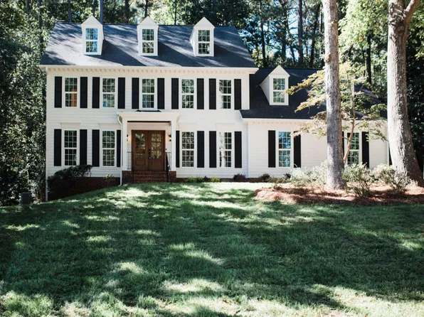 108 Countryside Ln, Cary, NC 27518