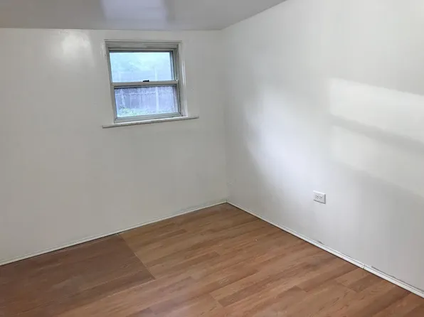 (undisclosed Address), Tiverton, RI 02878