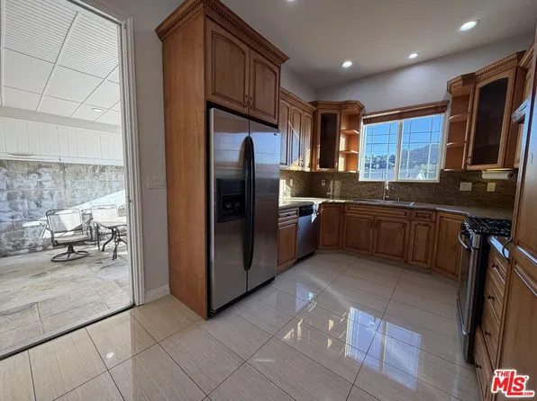 10006 Samoa Ave, Tujunga, CA 91042