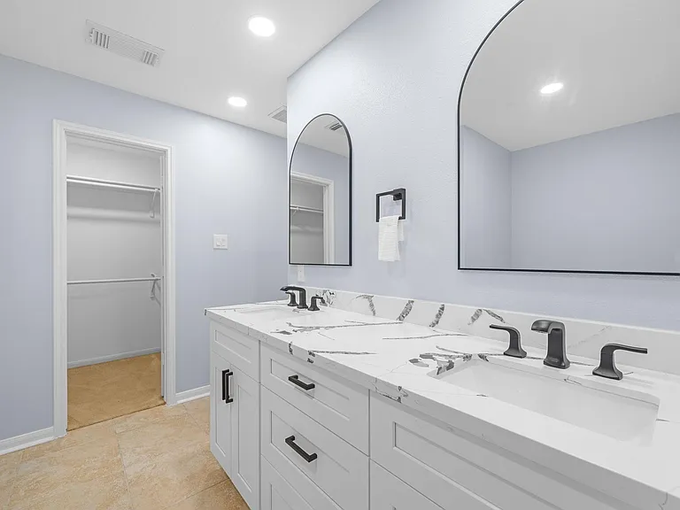 3910 Crystal Pass Ct — Photo 12