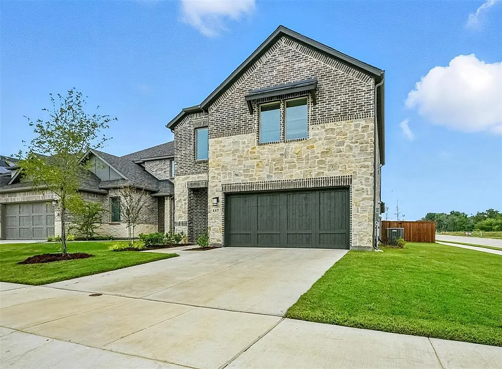 4 bed, 3.5 bath, 2301 sqft, $2,950 — Photo 2