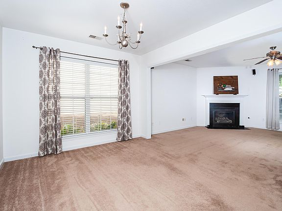 5th image of 40 Brooksby Ct