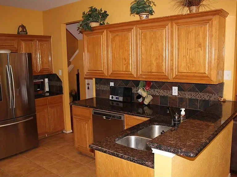 2425 Collier Dr — Photo 16
