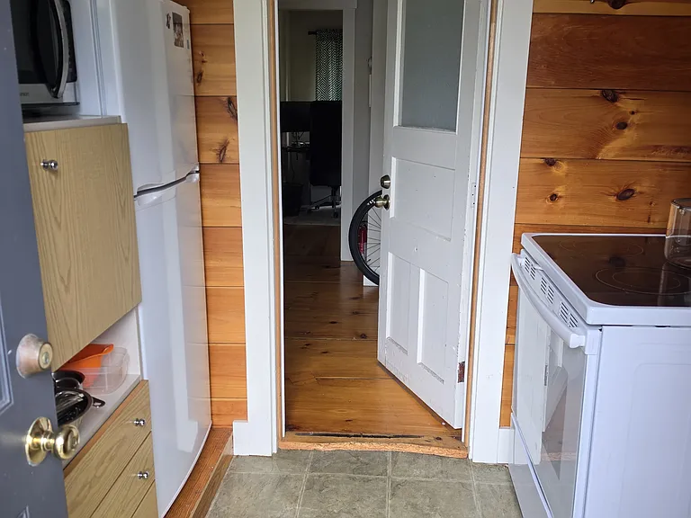 9 Hill Ave — Photo 2