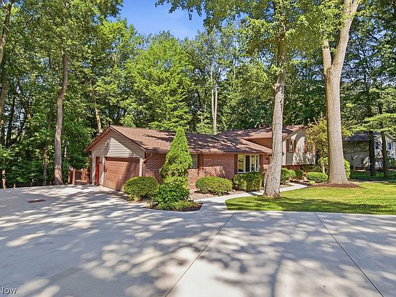 3rd image of 6368 Chiltern Rd NW