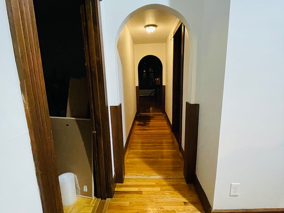 1st image of 52 King St #3