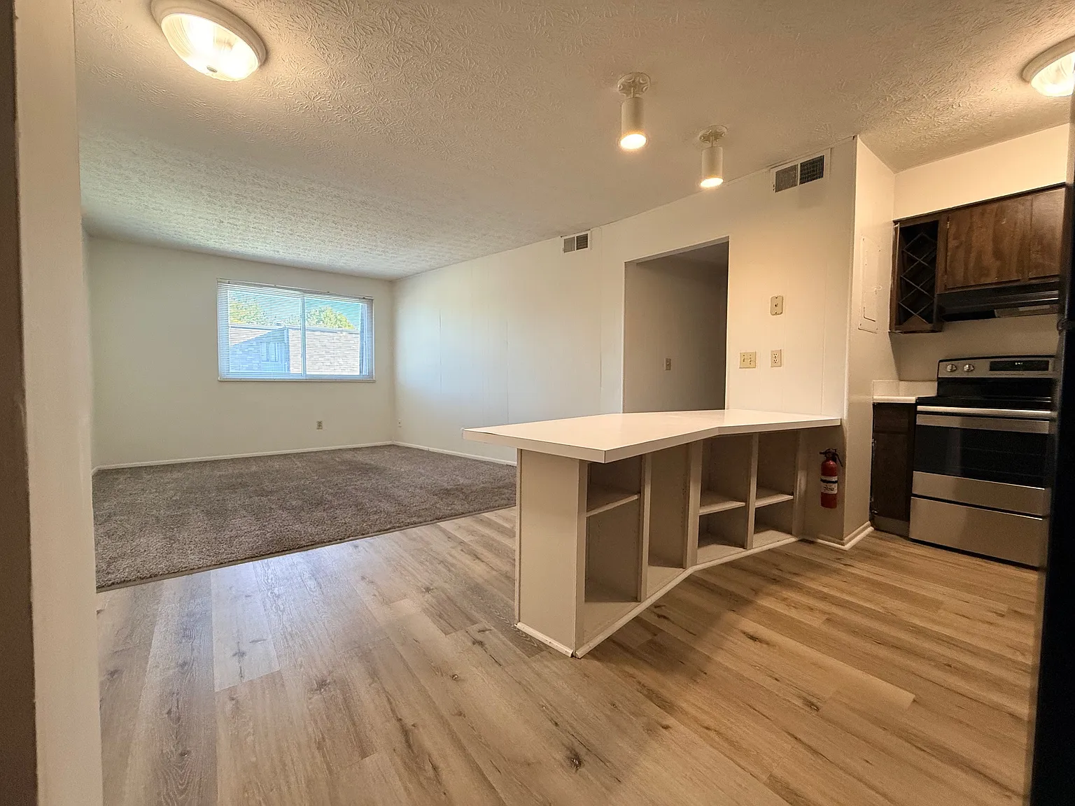 Fox and Hounds Apartments — Photo 4