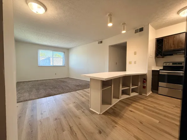 Fox and Hounds Apartments, 325 Foxfire Dr #325, Oxford, OH 45056