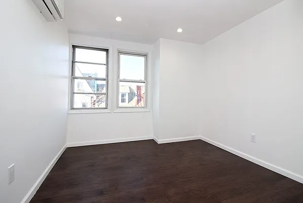 Rented by Modern Spaces | media 4