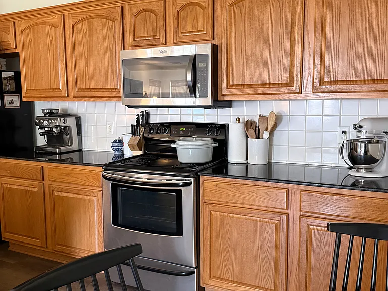 906 NW A St #1 — Photo 7