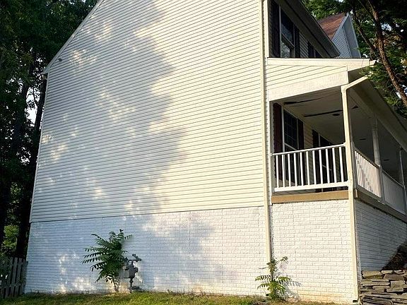3rd image of 3707 Bricken Ln