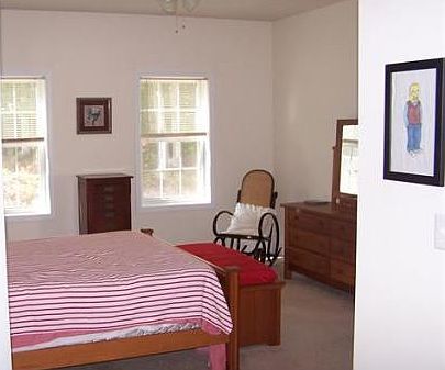 4th image of 34 Steinbeck St