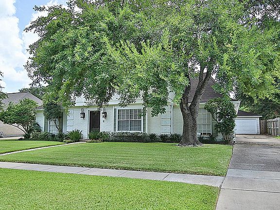 2nd image of 16213 Acapulco Dr