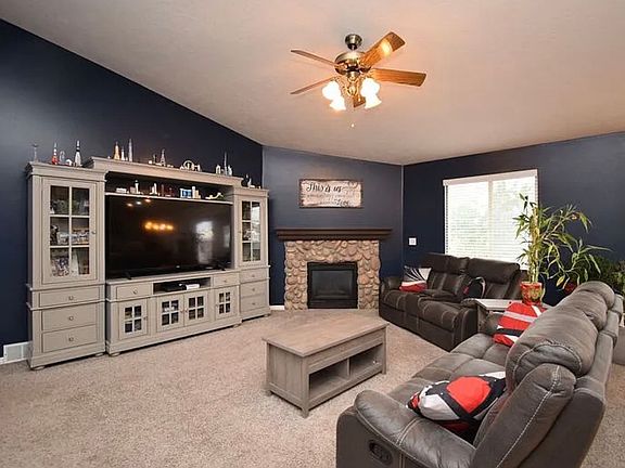 3rd image of 8225 S Summit Valley Dr