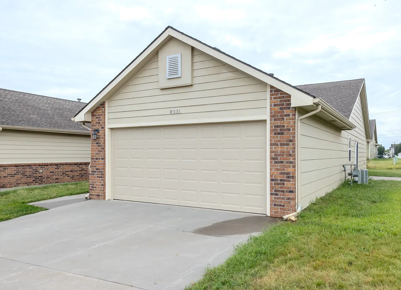 3 bed, 1300 sqft, $1,450 — Photo 2