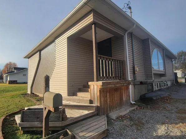 1909 E Elm St, West Frankfort, IL 62896