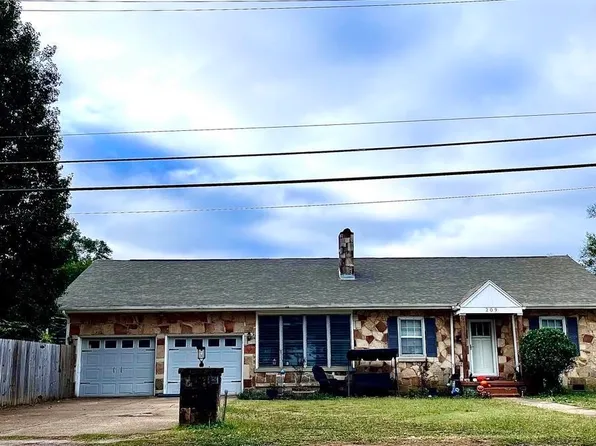 209 W Moore St, Tuscumbia, AL 35674