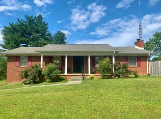 7704 Widdecomb Rd, Powell, TN 37849