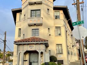 Lantz Building 02 - 2501 Ivy Dr