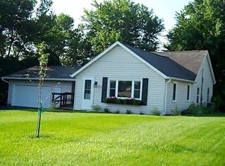 3250 W 32nd St, Dubuque, IA 52001