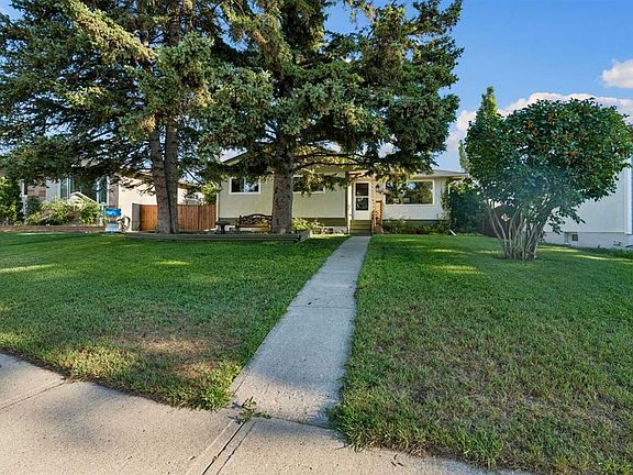 3rd image of 5635 S Travis Cres NE