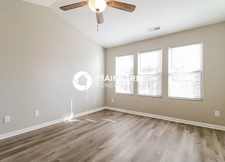 2933 Trassacks Dr — Photo 9