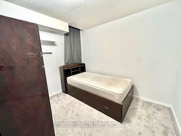 312 McLevin Ave #BASEMENT — Photo 7