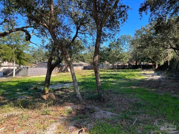 1344 Windsor Park Rd, Gulf Breeze, FL 32563