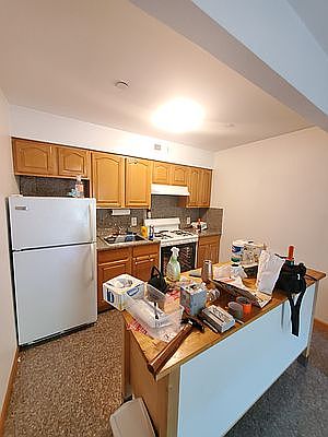 2nd image of 3018 23rd St APT 4R