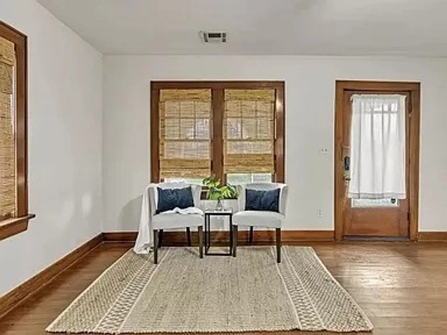 2-Bedroom 2-Bath 1930's Tudor Close to Paseo District — Photo 4