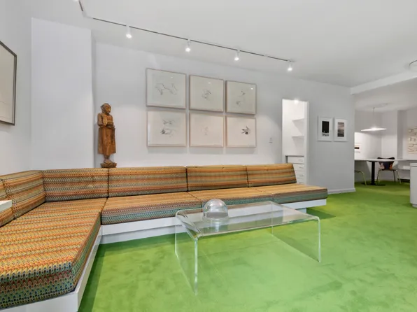 2 Fifth Avenue 2E image 2 of 9